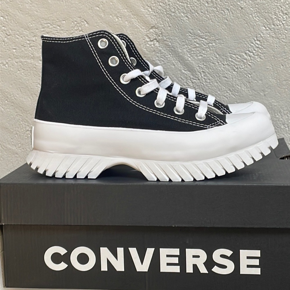 Converse - Chuck Taylor All Star High Top Platform - Picture 2 of 8